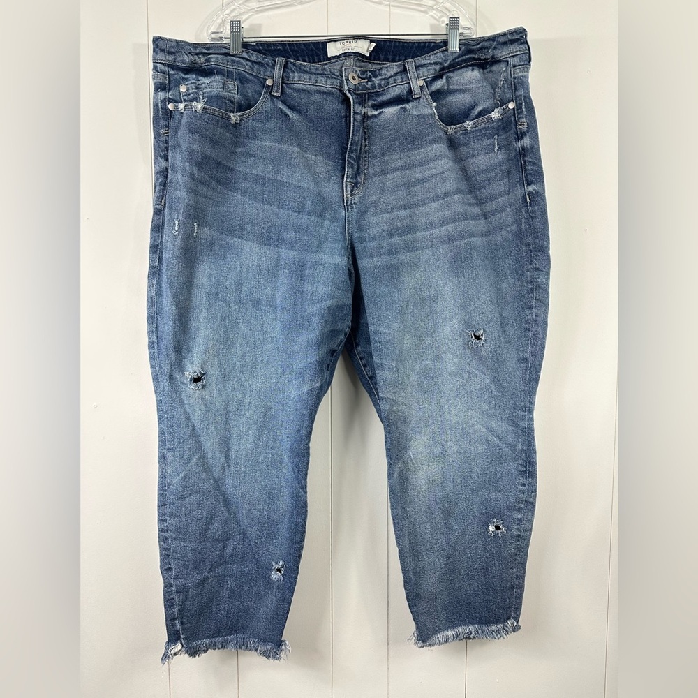 Torrid Sz 26R Distressed Frayed Hem First At Fit Denim Jeans High Rise Straight